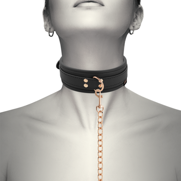COQUETTE CHIC DESIRE FANTASY COLLAR CUERO VEGANO CON CORREA Y FORRO DE NEOPRENO - Imagen 3