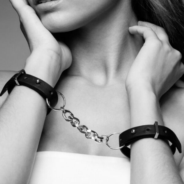 BIJOUX INDISCRETS MAZE  ESPOSAS BRAZALETES NEGROS - Imagen 2